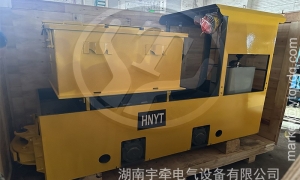 多少噸礦用湘潭電機車是指自重嗎？